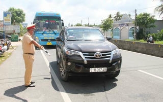 Hàng loạt địa phương kéo dài thời gian thực hiện giãn cách xã hội