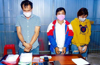 Ngụy trang xe phòng chống dịch để mua bán hơn 1,6 kg ma túy 