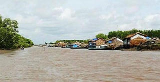 Thanh niên tuổi 17 tử vong khi ôm phao bơi từ biển vào bờ