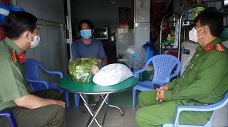 Chăm lo động viên người hoàn lương giữa đại dịch