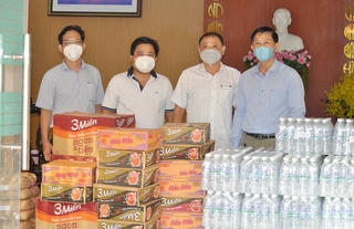 Sở Tư pháp Bạc Liêu hỗ trợ nhu yếu phẩm cho các khu cách ly