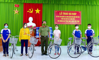 Công an Bạc Liêu tổ chức nhiều hoạt động an sinh xã hội