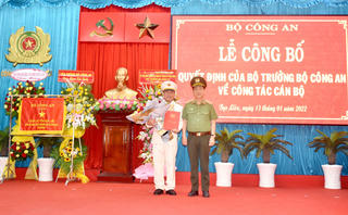 Công bố Quyết định bổ nhiệm Phó Giám đốc Công an tỉnh Bạc Liêu