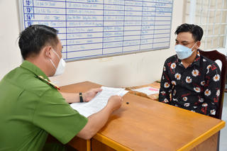 Công an Đông Hải (Bạc Liêu) tạm giữ đối tượng cướp tài sản
