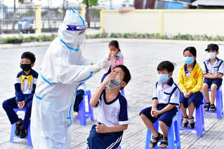 Test nhanh miễn phí cho học sinh khó khăn trên địa bàn TP. Cà Mau