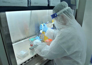 Những hy sinh thầm lặng của lực lượng chống dịch tuyến đầu 