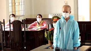 Cha đâm chết con trai vì nhiều lần bị con đánh đuổi ra khỏi nhà