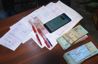 Bắt quả tang đối tượng ghi số đề