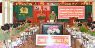 Thứ trưởng Bộ Công an Lê Quốc Hùng thăm và làm việc tại Công an tỉnh Bạc Liêu