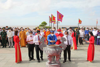 Thành kính Lễ dâng hương Đức Quốc tổ Lạc Long Quân tại Mũi Cà Mau
