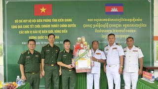 Bộ đội Biên phòng tỉnh Kiên Giang thăm, chúc tết lực lượng bảo vệ biên giới Campuchia