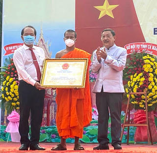 Chùa Rạch Giồng đón nhận Bằng xếp hạng Di tích lịch sử cấp tỉnh