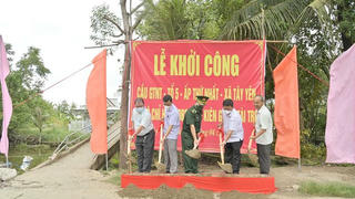 Bộ đội Biên phòng Kiên Giang tài trợ xây dựng cầu nông thôn