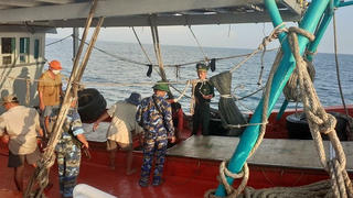 Bộ đội Biên phòng Kiên Giang phát hiện tàu chở 20.000 lít dầu DO không rõ nguồn gốc trên vùng biển Phú Quốc