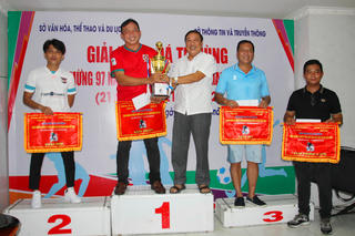 Giao lưu bóng đá chào mừng ngày Báo chí cách mạng Việt Nam