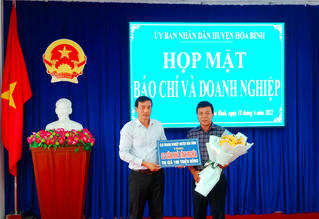 Hoà Bình, Bạc Liêu họp mặt báo chí và đối thoại doanh nghiệp