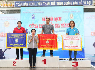 Đội Hà Nội giành hạng Nhất toàn đoàn Giải vô địch Cử tạ trẻ quốc gia 