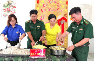 Xuân Biên phòng ấm lòng người dân xứ biển Cà Mau