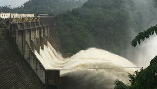 Quảng Nam: Yêu cầu các thủy điện điều tiết để đảm bảo an toàn hồ đập và cho các vùng hạ du