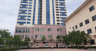 Rơi từ tầng 17 khách sạn, người đàn ông tử vong