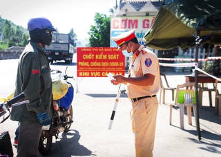 Nam thanh niên né chốt kiểm tra y tế, trộm luôn xe máy