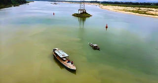 Một thanh niên nhảy cầu tự tử