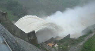 Quảng Nam nhiều thủy điện lớn xả lũ