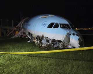 Máy bay Hàn Quốc chở 173 người bị trượt khỏi đường băng ở Philippines