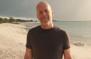 Siêu sao Bruce Willis mắc bệnh mất trí nhớ 