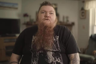 Người phụ nữ Mỹ có bộ râu dài nhất thế giới 