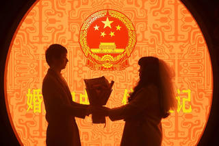 Trung Quốc thưởng tiền cho cô dâu dưới 25 tuổi