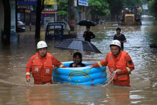 Mưa lũ gây thiệt hại hơn 10 tỷ USD ở Trung Quốc