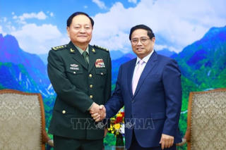 Thủ tướng Phạm Minh Chính tiếp Phó Chủ tịch Quân ủy Trung ương Trung Quốc
