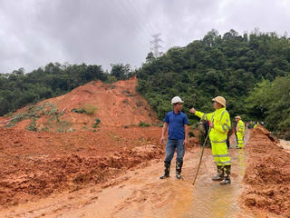Tìm thấy nạn nhân thứ 9 trong vụ xe khách và xe con bị lũ cuốn trôi tại Cao Bằng 
