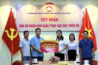 Báo Pháp luật Việt Nam lên Cao Bằng tận tay trao quà hỗ trợ đồng bào ảnh hưởng bão lũ