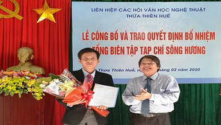 Thầy giáo dũng cảm được bổ nhiệm làm Tổng biên tập Tạp chí Sông Hương