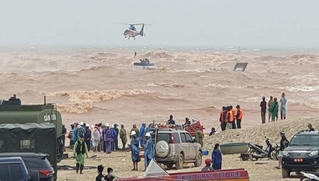 Giải cứu thành công 8 người trên tàu Vietship, 1 người mất tích