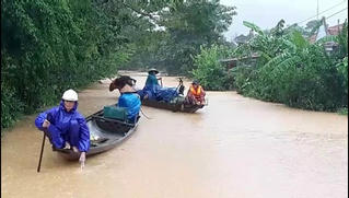 Một Phó hiệu trưởng ở Quảng Trị bị nước lũ cuốn trôi?