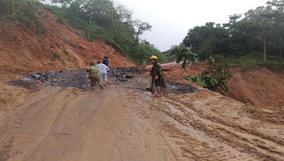 Đã tiếp cận hiện trường tìm kiếm cán bộ, chiến sĩ bị vùi lấp ở Quảng Trị