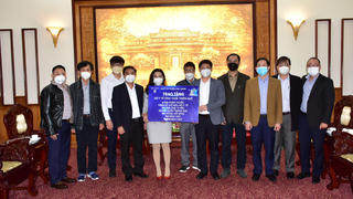 Thừa Thiên Huế: Quỹ từ thiện Kim Oanh hỗ trợ địa phương gạo và nhiều thiết bị phòng chống COVID-19 