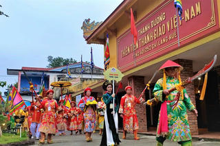  Festival Huế 2024: Lễ hội Điện Huệ Nam 2024 có gì hấp dẫn?