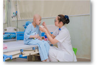 Điều dưỡng bệnh viện Trung ương Huế: Tận tâm, chuyên nghiệp, thân thiện