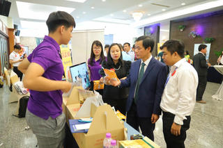 Hai người con xứ Huế mang bánh canh 'chinh phục' thị trường Mỹ