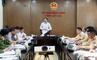 Cảnh sát giao thông Lào Cai chú trọng đảm bảo an toàn giao thông trong phòng chống dịch Covid-19