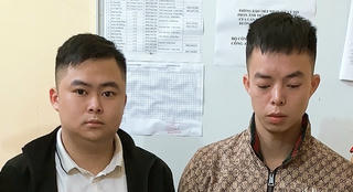 Bắt giữ hai đối tượng vận chuyển 48kg pháo lúc rạng sáng