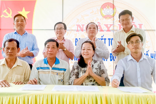 Rộn ràng Ngày hội Đại đoàn kết toàn dân tộc nơi biên giới