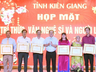 Khen thưởng trí thức, văn nghệ sỹ, nhà báo có nhiều đóng góp cho Kiên Giang