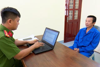 Bắt giam gã cha dượng giao cấu với con riêng của vợ dẫn đến có thai