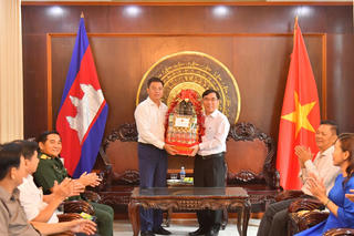 Lãnh đạo Kiên Giang thăm Tổng Lãnh sự quán Việt Nam tại tỉnh Preah Sihanouk, Campuchia