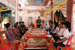 Công an Kiên Giang thăm, tặng quà dịp Lễ Sene Đôn Ta tại Hà Tiên